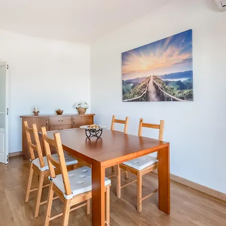 Sunny 3bdr With Pool In Ferreiras By Lovelystay Apartment