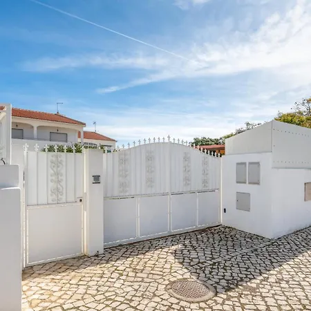 Apartman Sunny 3bdr With Pool In Ferreiras By Lovelystay Albufeira